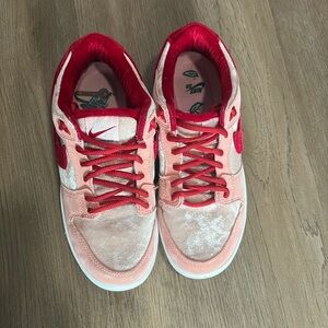 size 8 women’s strange love dunks worn a couple times